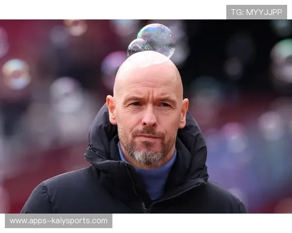 曼联的失利：滕哈格的换人调整引争议，滕哈格执教风格